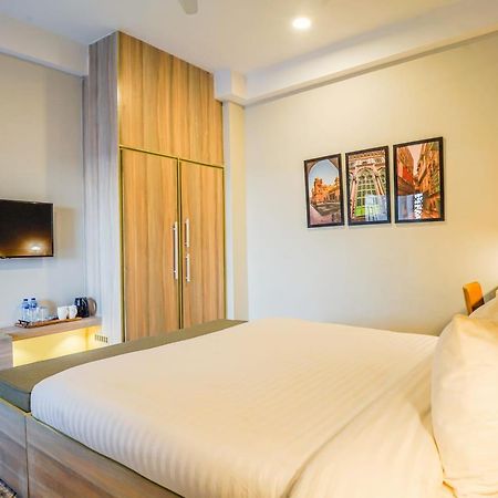 Roomy Crossroads Hotel, Peshawar Exteriör bild
